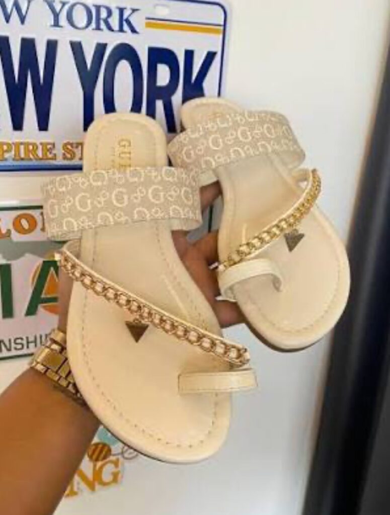 خرید و قیمت صندل زنانه برند گس Guess اورجینال